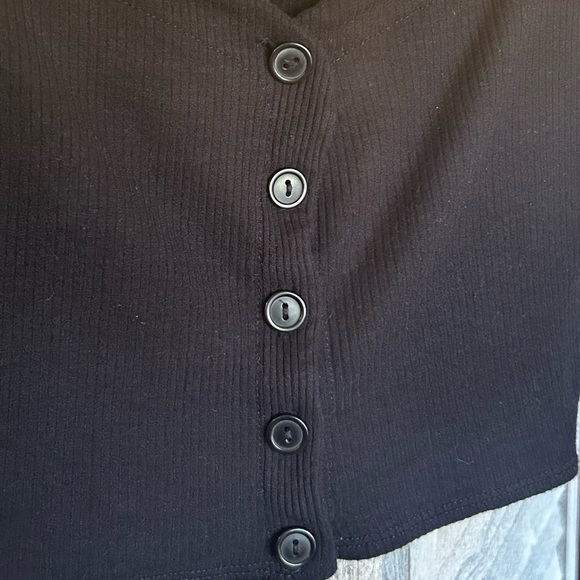 FASHION NOVA Black Cropped Short Sleeve Top Blouse Woman X-Small Juniors Petite - Picture 2 of 7